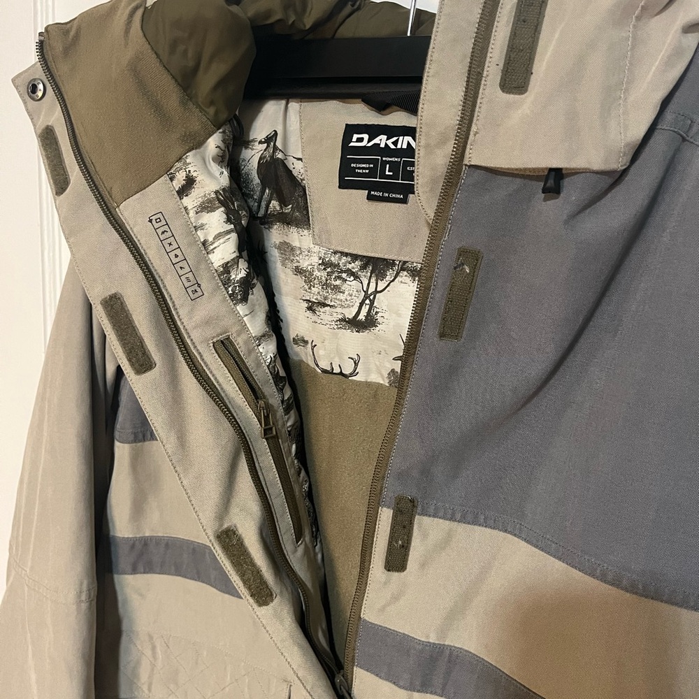 Women’s Dakine Brentwood II Snow Jacket size Large - Picture 4 of 8